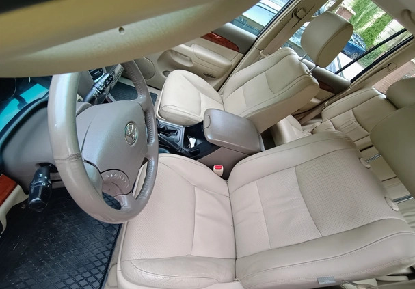 Toyota Land Cruiser cena 48000 przebieg: 322000, rok produkcji 2008 z Warszawa małe 326